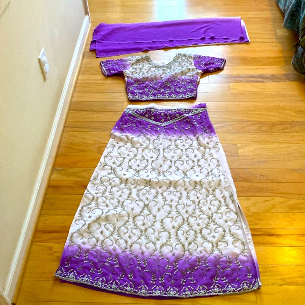 Purple & White Silver Embroidery 3 Piece Set S/M
